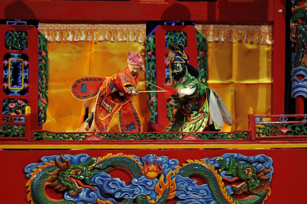 Facts About Puppet Theater & Traditional Humor