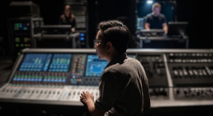 10 World Theater Stage Secrets That Will Change How You See Performances Forever